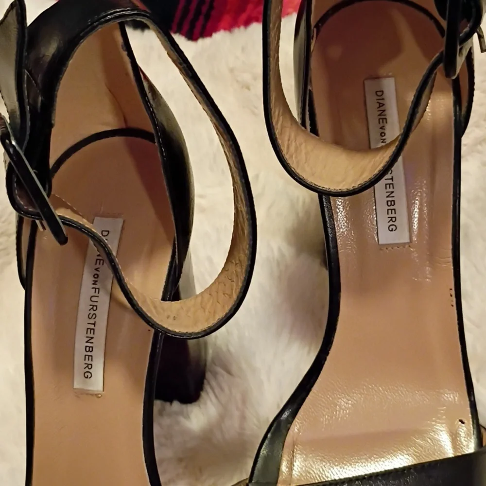 Diane Von Furstenberg Ankle Strap Sandals